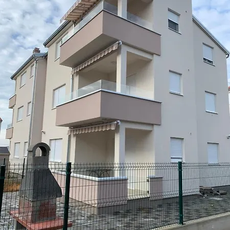 Apartman Filipi Apartment *